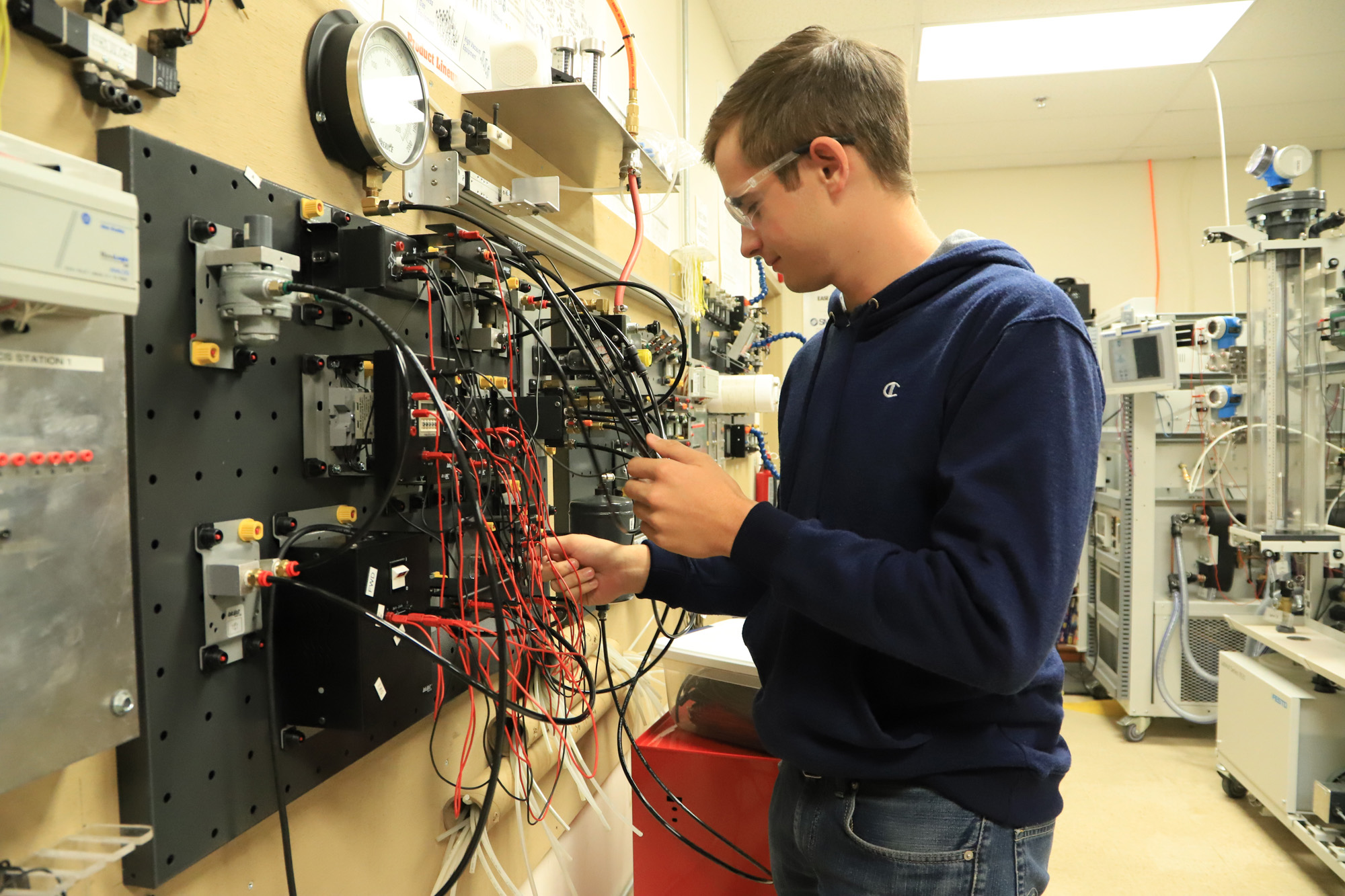 Electrical students in class.